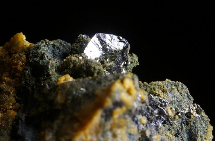 MOLIBDENITA cristal 6 mm - Salave