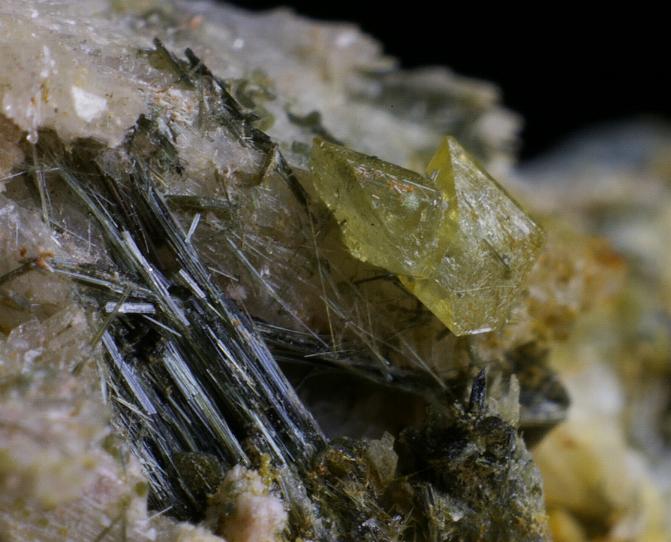 TITANITA verde cristales de 5 mm - Abarán