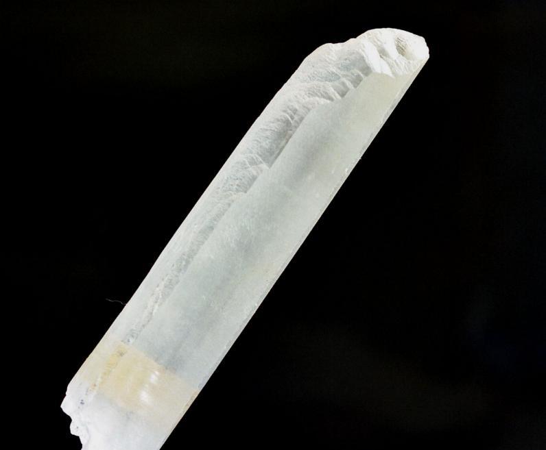 ESPODUMENA incolora, cristal de 10 cm