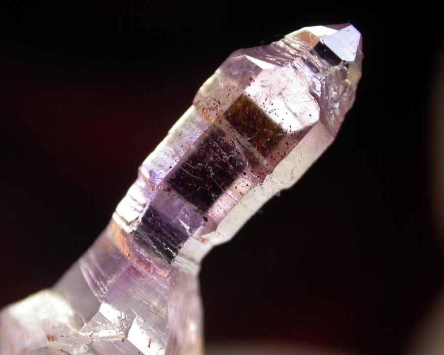 AMATISTA en cetro de Madagascar, cristal de 2 cm.