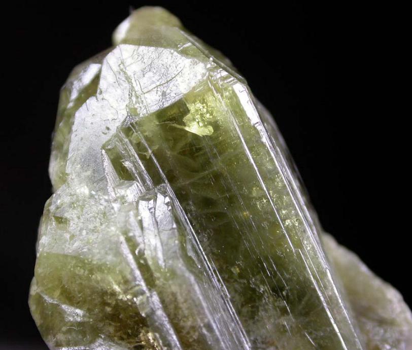 CRISOBERILO verde, cristal de 3 cm