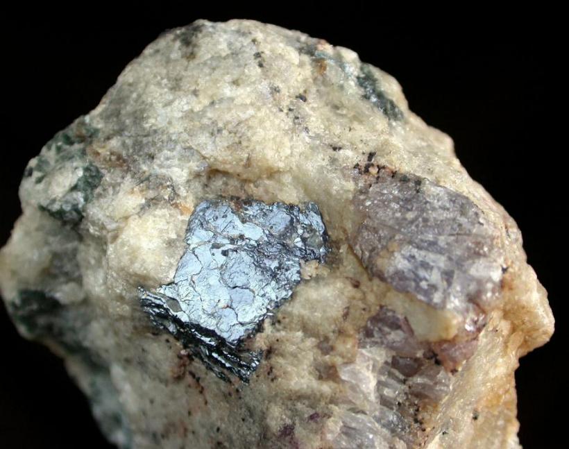 HIBONITA de Eshiva, Madagascar, cristal de 15 mm.