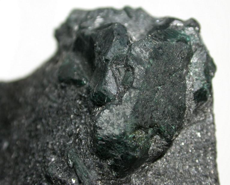 ALEJANDRITA verde, cristal 2 cm.