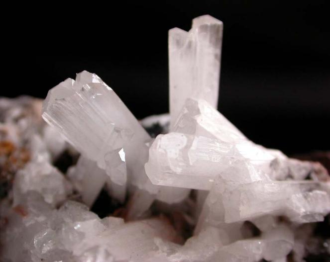 HEMIMORFITA, cristales hasta 2 cm.