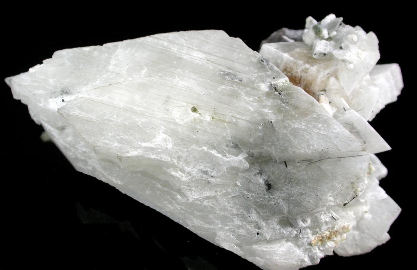 ADULARIA de Gilgit, cristal de 8 cm.