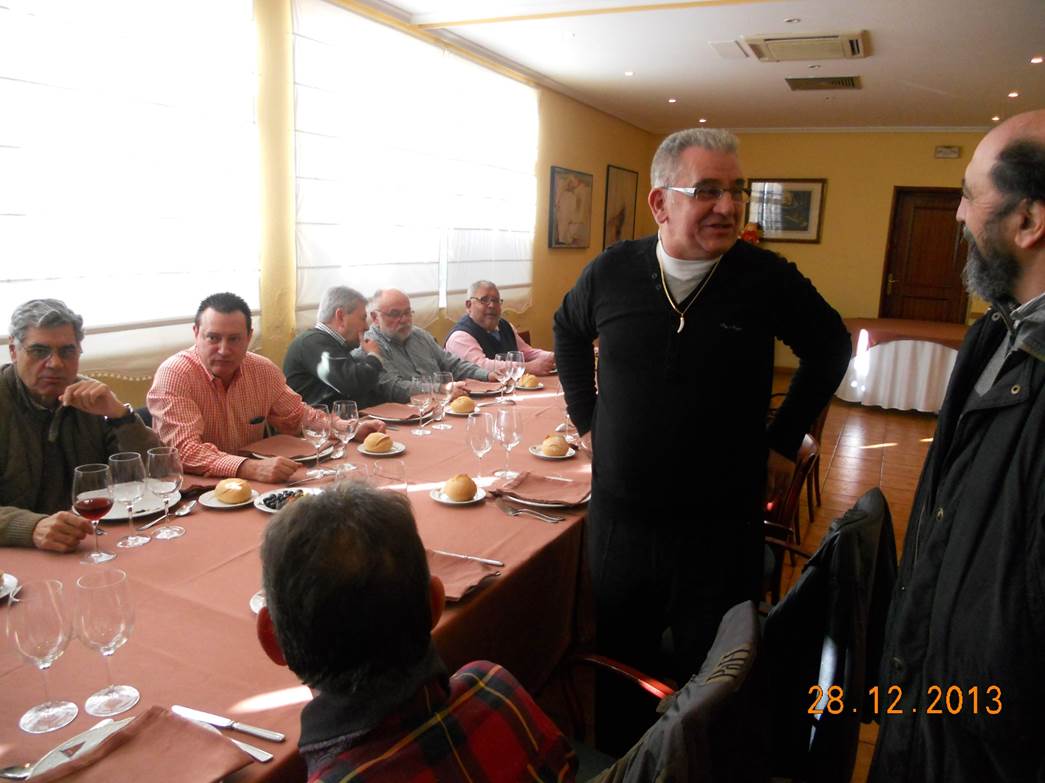 Un grupo de personas en un sal�n de clases

El contenido generado por IA puede ser incorrecto.