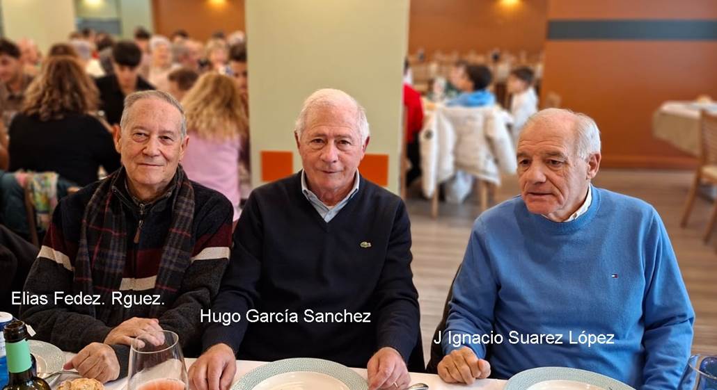 Un par de hombres sentados en una mesa

El contenido generado por IA puede ser incorrecto.